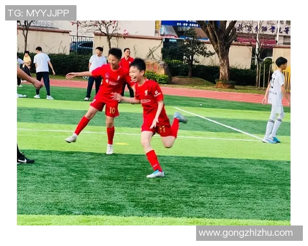 踢足球贝的快乐时光与成长故事分享